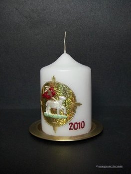 Ostertischkerze "Lamm mit Fahne"  regenbogen