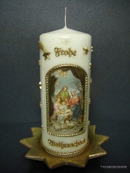 Weihnachtskerze "Hl. Familie mit Engel und Schafen" groß