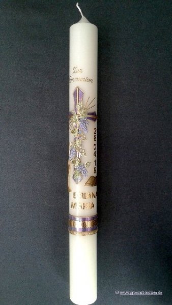 Kommunionkerze, Weinstock mit Kreuz flieder